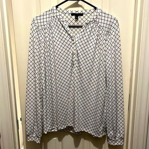 Long sleeve Banana Republic checkered top